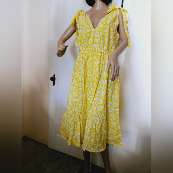 Pink City Prints Dresses & Skirts - NWT PINK CITY PRINTS V Neck Midi Jasmine Dress in Yellow Lemon Tulip XS S M